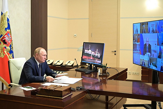 Владимир Путин провел заседание Совета при Президенте по стратегическому развитию и национальным проектам