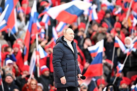 Президент РФ выступил на митинге-концерте в честь воссоединения Крыма с Россией