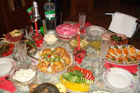 Где дешевле накрыть новогодний стол