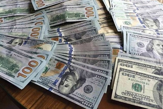У россиян свыше 100 млрд наличных долларов