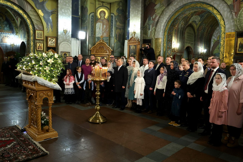 Президент поздравил православных христиан и всех граждан России с Рождеством
