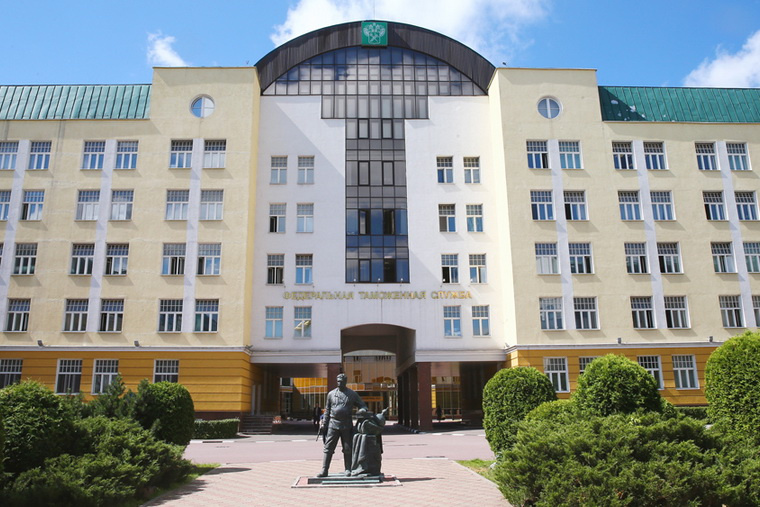 Таможенники против контрабанды валюты