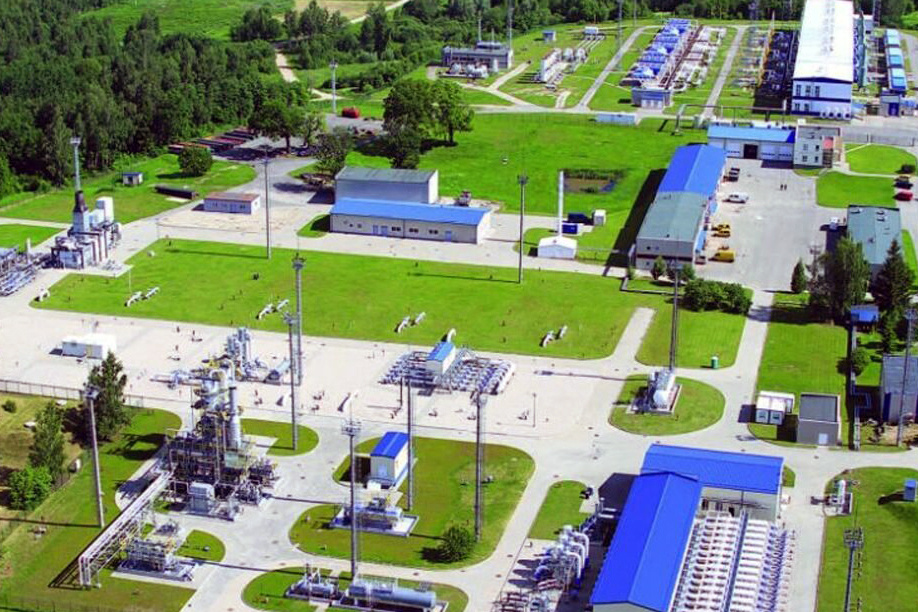Почему наш газ идет в Латвию?