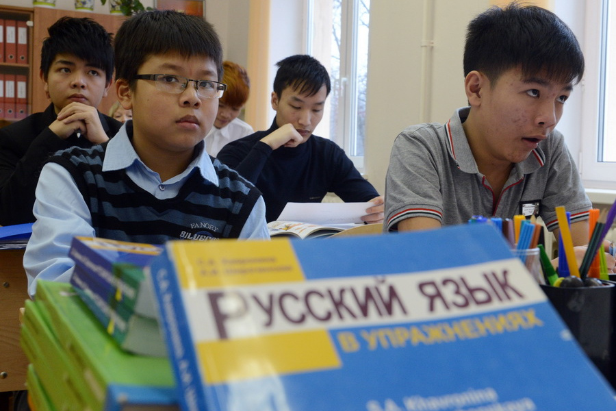 Школы протестировали учеников-мигрантов на знание русского языка