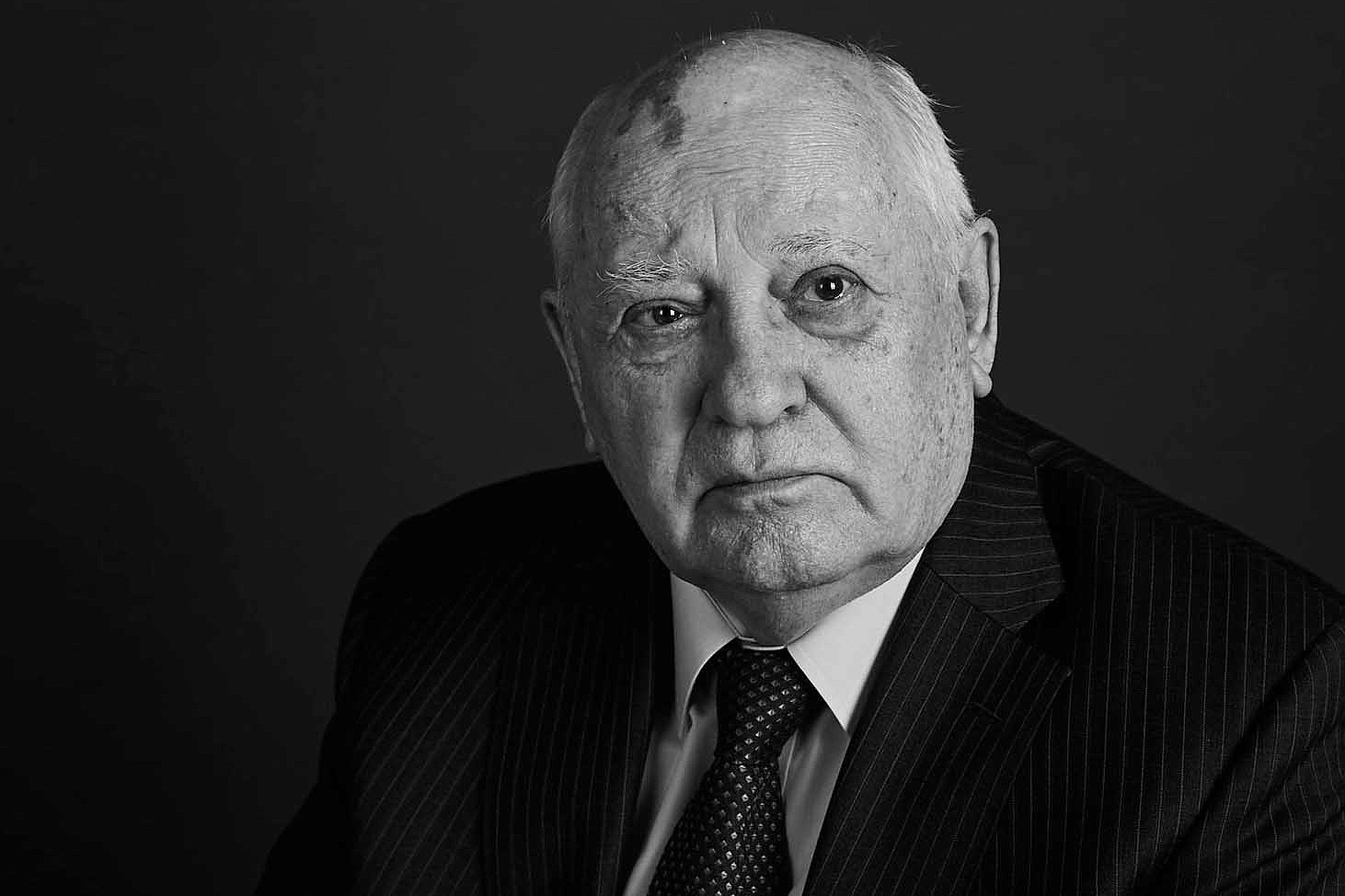 Кто и почему считает смерть Горбачева «трагедией для страны»